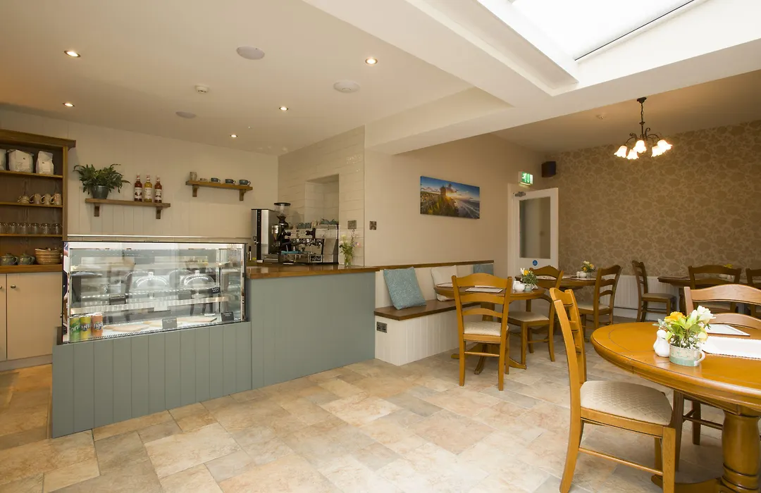 Cul-Erg House & Kitchen-1